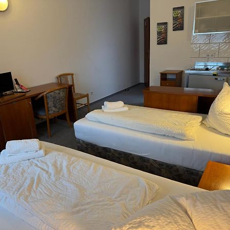 Gaestezimmer Gasthof Becker 호텔 Wulfrath 외부 사진