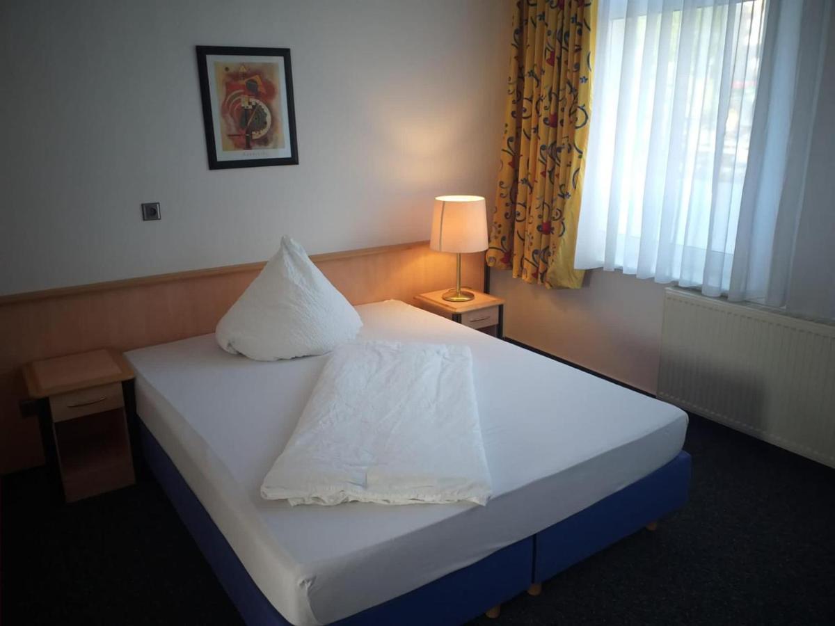 Gaestezimmer Gasthof Becker 호텔 Wulfrath 외부 사진