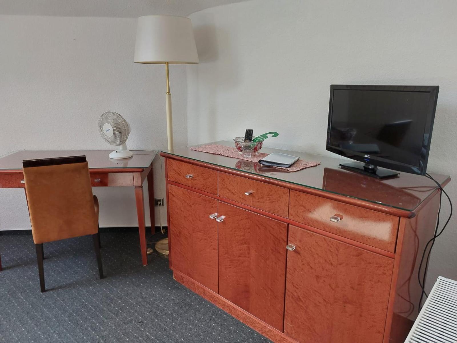 Gaestezimmer Gasthof Becker 호텔 Wulfrath 외부 사진