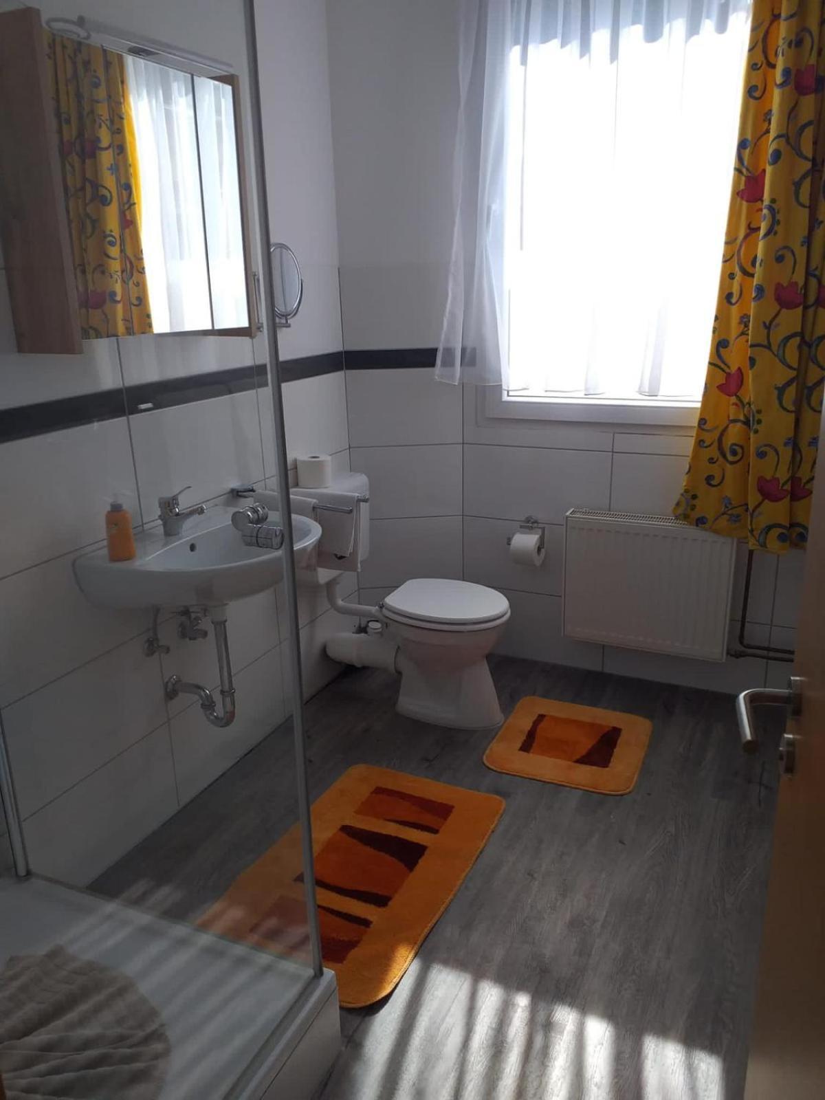 Gaestezimmer Gasthof Becker 호텔 Wulfrath 외부 사진