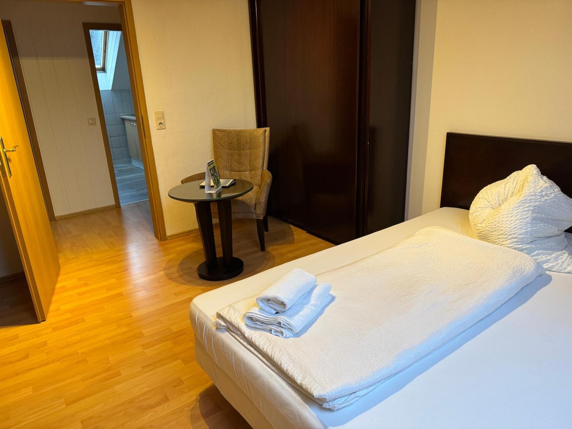 Gaestezimmer Gasthof Becker 호텔 Wulfrath 외부 사진