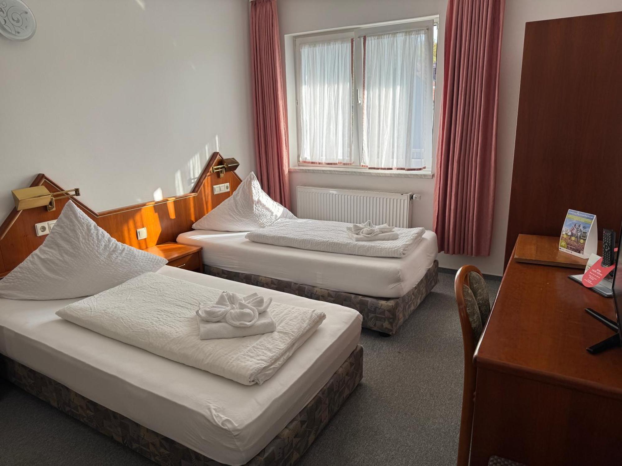 Gaestezimmer Gasthof Becker 호텔 Wulfrath 외부 사진