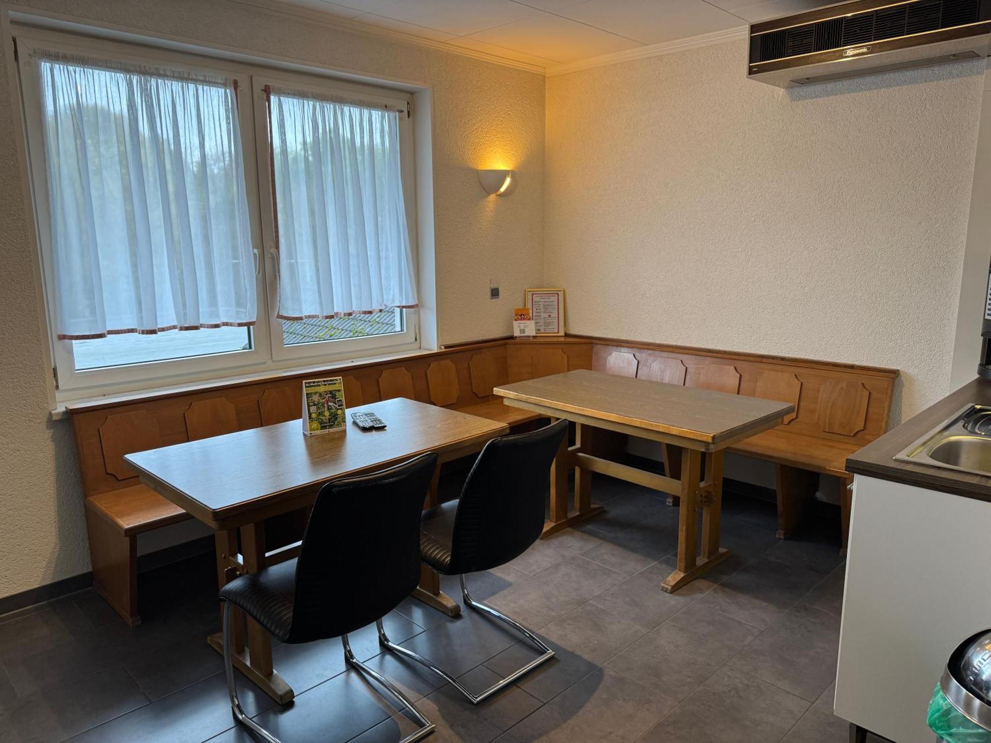 Gaestezimmer Gasthof Becker 호텔 Wulfrath 외부 사진