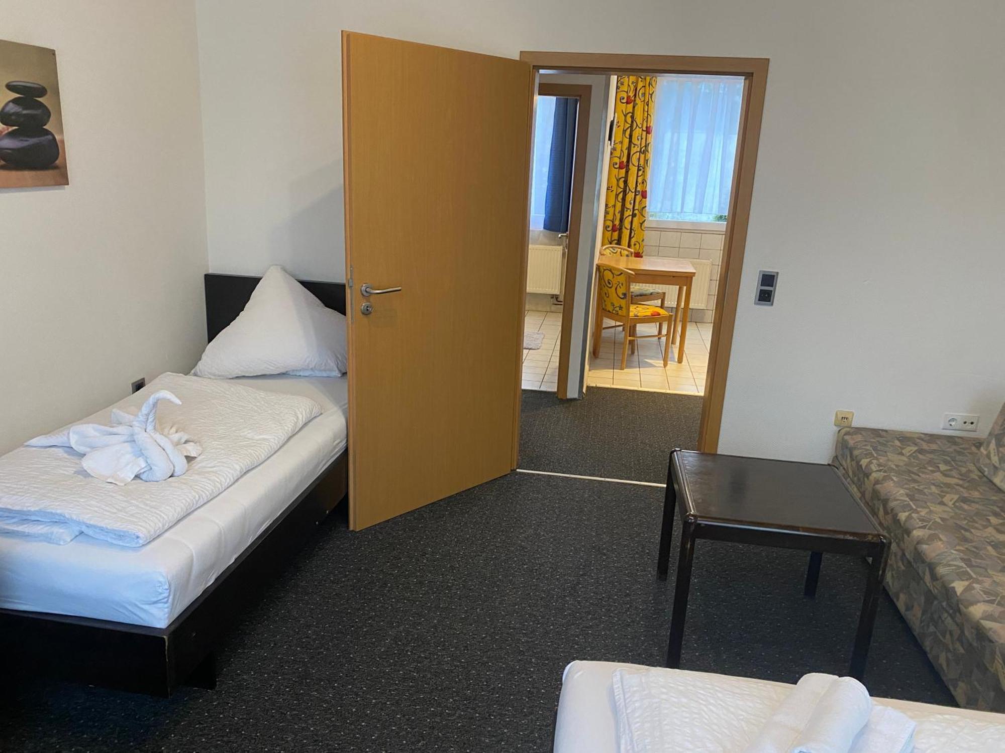 Gaestezimmer Gasthof Becker 호텔 Wulfrath 외부 사진