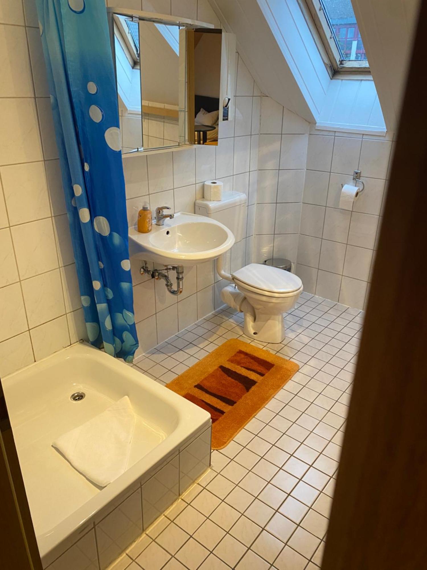 Gaestezimmer Gasthof Becker 호텔 Wulfrath 외부 사진
